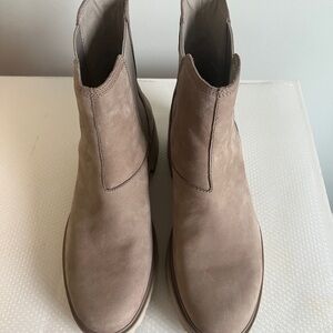 Timberland Women’s Chelsea Boots - Size 11